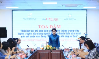 Xây dựng người Hà Nội thanh lịch, văn minh gắn với cuộc vận động Phụ nữ Thủ đô ứng xử đẹp