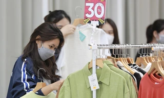 Giới trẻ tiết chế mua sắm, không hào hứng khiến mùa săn sale Black Friday ảm đạm