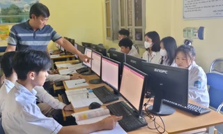 Thầy giáo miền xuôi lên Tây Bắc, thắp sáng ước mơ cho học trò