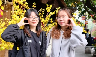 Giới trẻ nô nức đi cầu duyên ở Chùa Hà đầu năm