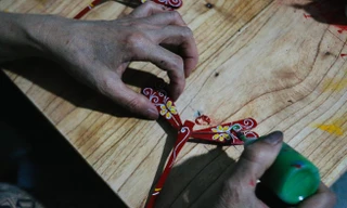 Về Thạch Xá xem nghệ nhân chắp cánh cho chuồn chuồn tre bay khắp năm châu 