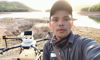 Thầy giáo 9x đưa 'máy bay về làng chăm lúa'