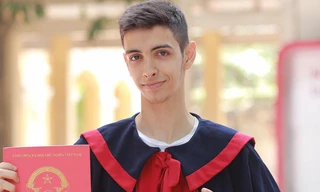 Chàng trai Tây Ban Nha là TikToker triệu view, thủ khoa Luật quốc tế Học viện Ngoại giao