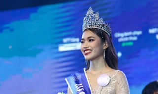 Nữ sinh cao 1m80 đăng quang Hoa khôi Ngoại thương 