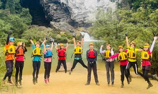 Giới trẻ đua nhau khoe ảnh kỷ niệm khám phá hang Sơn Đoòng