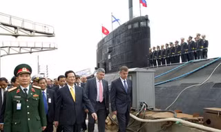 Tàu ngầm Việt Nam sẽ 'thay đổi cán cân quân sự tại biển Đông'