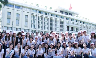 Thí sinh Nữ sinh duyên dáng khoe tài sắc