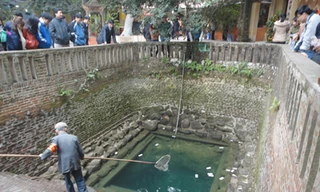 Không nên thả tiền xuống giếng Ngọc