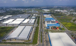 Ngân hàng rào rào đấu giá bất động sản, ô tô để thu hồi nợ