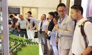 Tại sao có người mua cả toà nhà, nửa toà nhà?