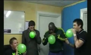 Khí cười có thể dẫn tới ngất xỉu, đau tim