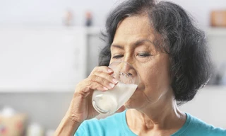 Sữa là nguồn cung cấp canxi phổ biến hiện nay