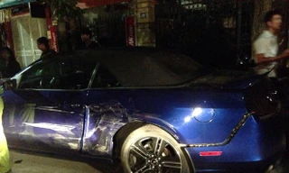 Hình ảnh chiếc Ford Mustang GT California Special bị hư hỏng khá nặng sườn bên trái, do một thành viên trên diễn đàn Otofun tung ra, nhận được sự quan tâm của đông đảo những người yêu xe. Ảnh: Otofun.