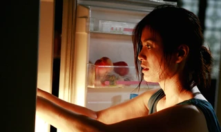 Hoa Thúy rùng mình nhớ về cảnh nóng bạo liệt