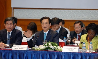 Thủ tướng Nguyễn Tấn Dũng phát biểu tại Diễn đàn. Ảnh: N.Bắc