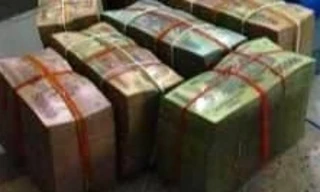 Người phụ nữ bị cướp 100 triệu giữa cánh đồng