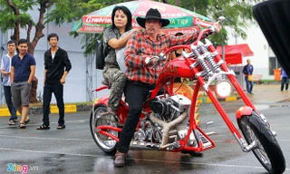 Mô tô độc nhất Sài Gòn của vợ chồng thuyền trưởng Đức
