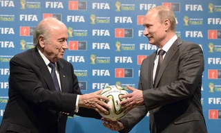 Tổng thống Putin và Chủ tịch FIFA Blatter (trái)