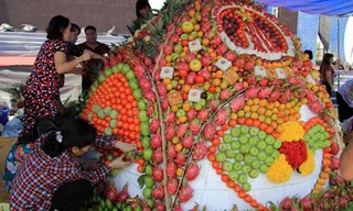 Cận cảnh mâm cỗ Trung thu lớn nhất Việt Nam 