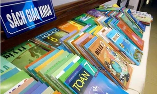 Ai cũng có thể được biên soạn sách giáo khoa?