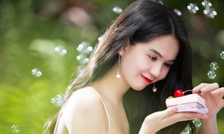 Ngọc Trinh ngọt ngào khoe sắc trong nắng sớm 