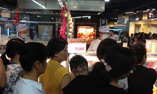 Một con gà quay chỉ có 70.000 đồng. Ảnh:D.Anh