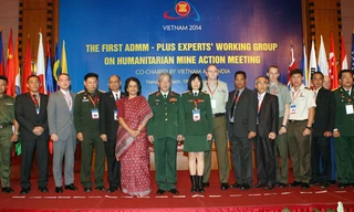 Lãnh đạo Bộ Quốc phòng Việt Nam và trưởng đoàn các nước tại hội nghị