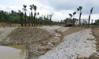 Nham nhở suối Bang. 