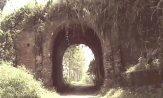 Gốc tích bí ẩn của tòa thành cổ 400 năm tuổi ở Hòa Bình