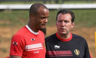 Tình trạng thể lực của Kompany sẽ ảnh hưởng rất lớn đến những tính toán của HLV Marc Wilmots. Ảnh: Reuters