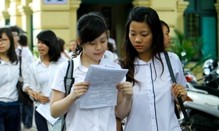 Học sinh Trường THPT Việt Đức sau giờ thi tốt nghiệp năm 2013. Ảnh: Như Ý