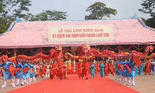 Biểu diễn tái hiện lại cuộc khởi nghĩa quân Lam Sơn 