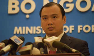 Người phát ngôn Bộ Ngoại giao Việt Nam Lê Hải Bình tại buổi họp báo chiều 31/7. Ảnh: Tuấn Anh. 