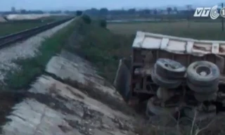 Hiện trường vụ tai nạn. Ảnh cắt từ clip