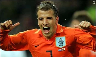 Van der Vaart mất cơ hội dự World Cup năm nay