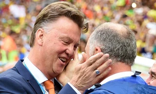 'Gừng' Scolari thua xa 'gừng' Van Gaal