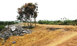 Sự biến mất của đại diện “bê phẩy” khiến công trình dở dang. ẢNH: Ngọc Văn