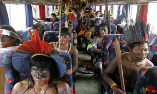 Thổ dân rừng già Amazon sẵn sàng chào đón đại chiến Anh-Italia