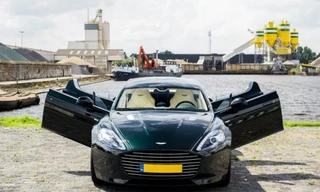 Choáng váng với Aston Martin Rapide S có màu sơn siêu 'độc'