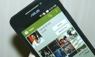 Một trong số những ứng dụng mang tên "Ca sĩ Lệ Rơi" trên Google Play. 