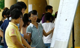 Nhiều thí sinh hy vọng mình đủ điểm chuẩn. Ảnh: Như Ý