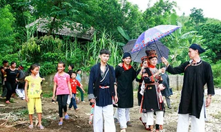 Đám cưới 3 ngày của ông Tây với cô vợ trẻ người Dao