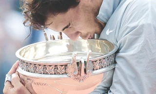 Nadal hạnh phúc với danh hiệu Roland Garros thứ 9 trong sự nghiệp. Ảnh: AP