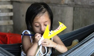 Cô bé 12 tuổi nặng... 7kg