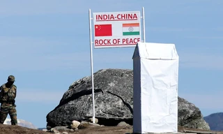 Lính Ấn Độ tuần tra biên giới với Trung Quốc. Ảnh: Biju Boro 