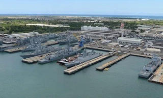 Tàu chiến tập kết chờ cuộc tập trận lớn nhất thế giới