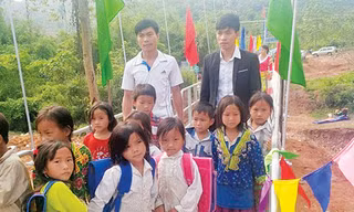  Sáng 5/5, cầu treo Sam Lang tại bản Sam Lang, xã Na Hỳ (Nậm Pồ, Điện Biên) được khánh thành sau 20 ngày xây dựng. ảnh: Đức Nam