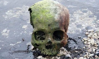 Giải mã bí ẩn hộp sọ trẻ em rải đầy quanh hồ 