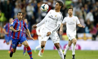 Varane quyết định gia hạn với Real Madrid
