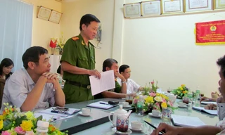 Đại tá Trần Phi Hùng tại buổi giao ban báo chí của Ban Tuyên giáo Tỉnh ủy Khánh Hòa, ngày 10/4 